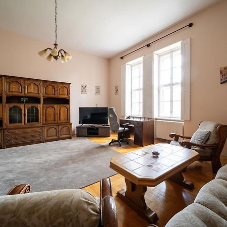 Tomka Apartman Seghedin Exterior foto