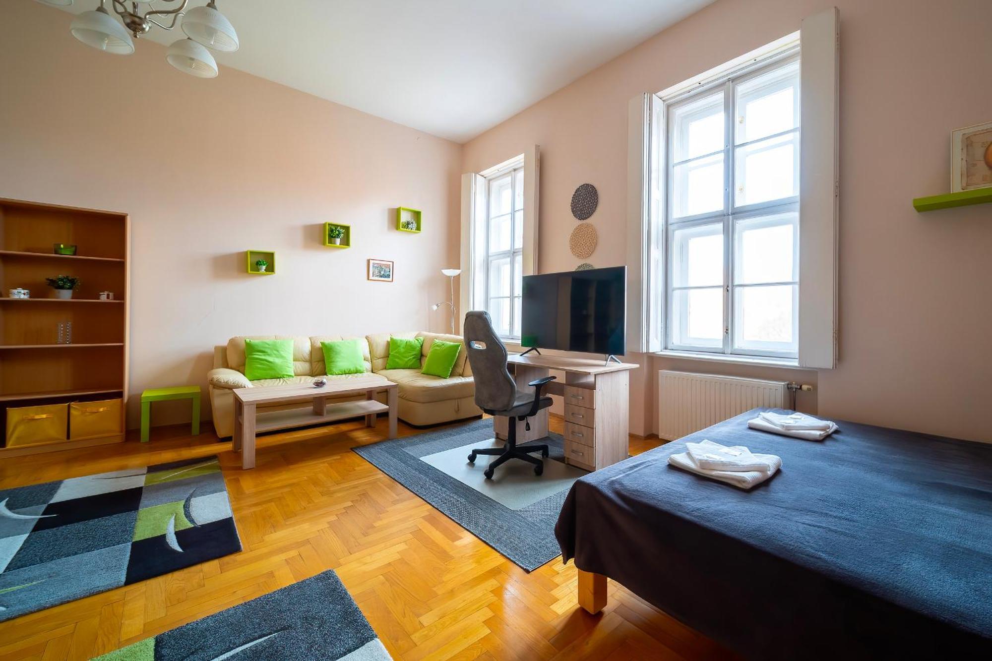 Tomka Apartman Seghedin Exterior foto