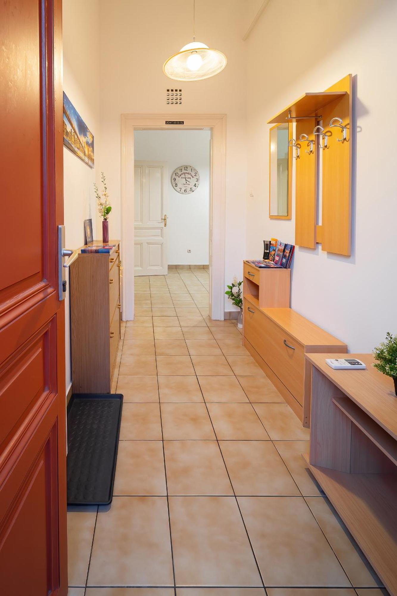 Tomka Apartman Seghedin Exterior foto