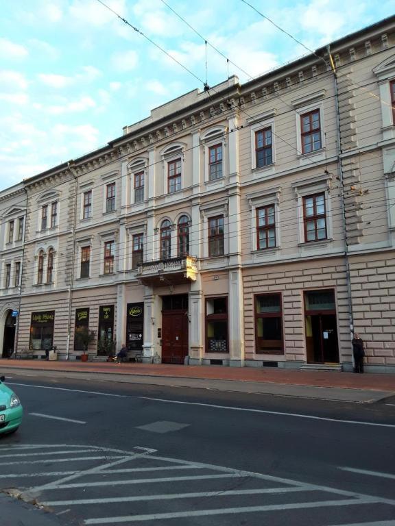 Tomka Apartman Seghedin Exterior foto